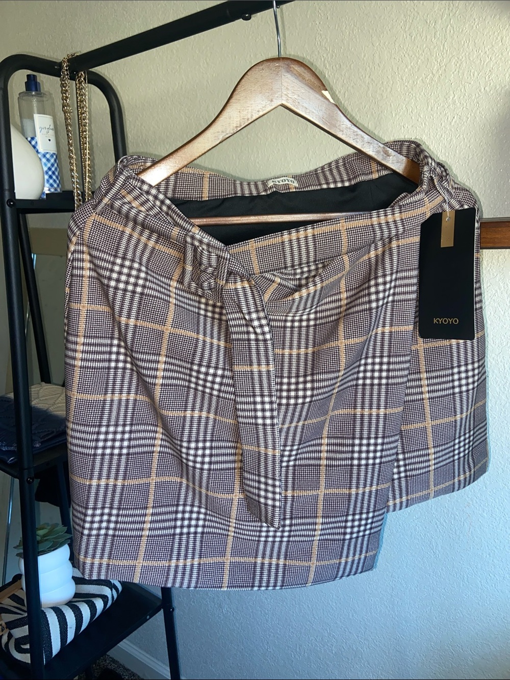 Neural Tone skirt with belt new with tags